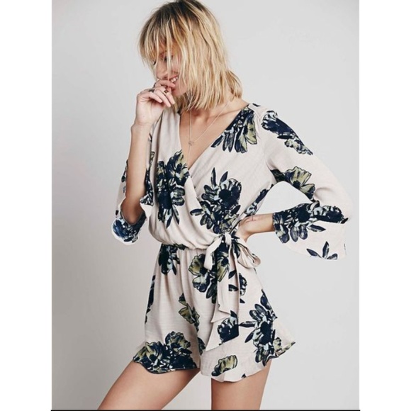 Free People Dresses & Skirts - Free People All the Right Ruffles Romper Sz Small